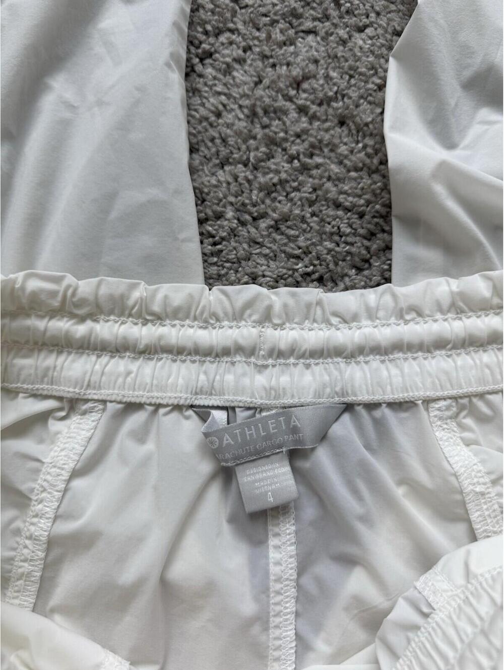 Athleta Women’s Sz 4 Parachute Cargo Pants White Relaxed Lightweight Utility - Picture 3 of 8